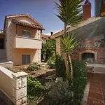 Romana Apartment Postira