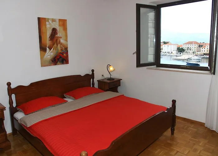 Romana Apartamento Postira