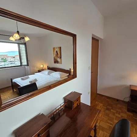 Romana Apartmán Postira
