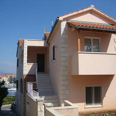 公寓 Romana 波斯蒂勒