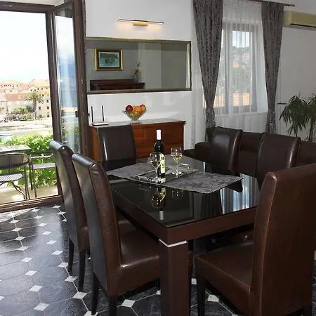 Romana Apartmán *
