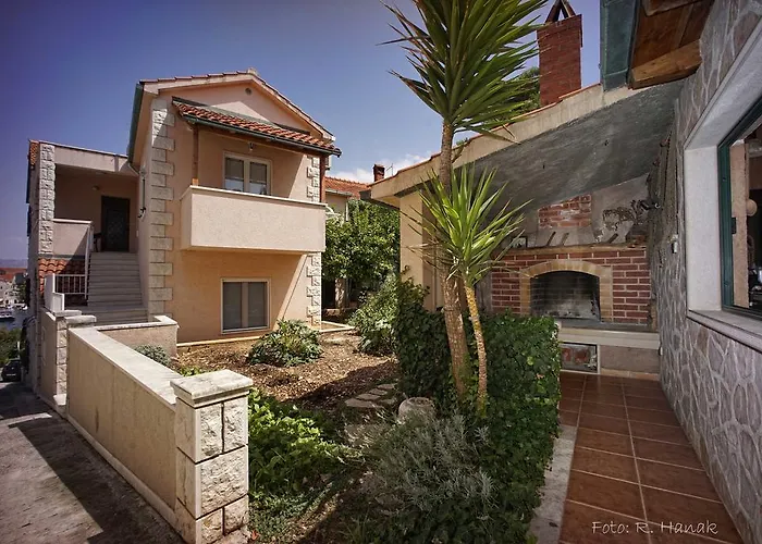 Romana Apartman Postira